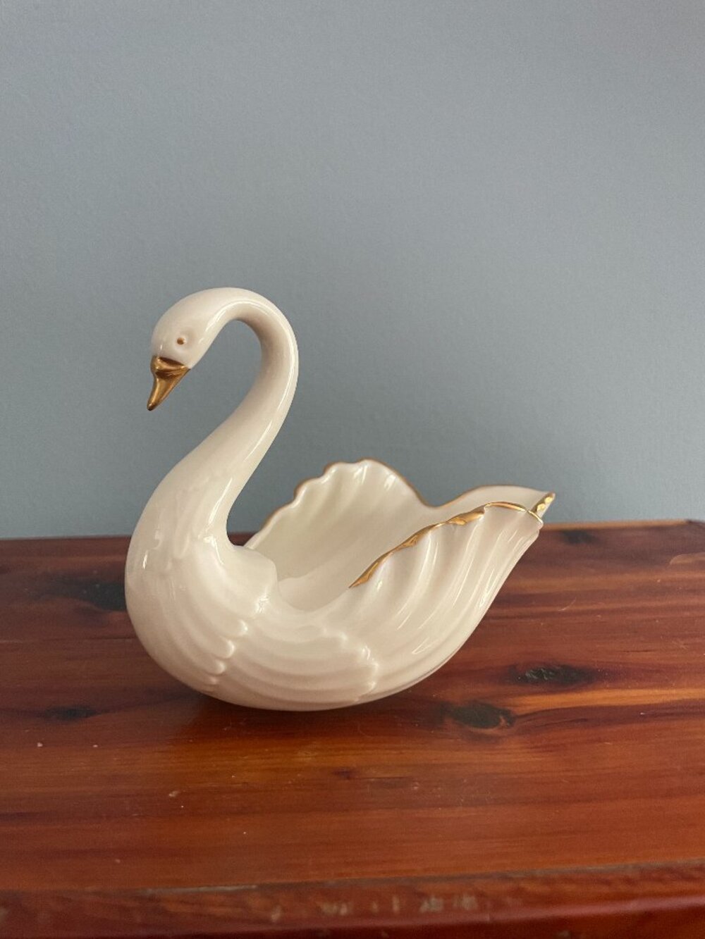 Lenox Swan Gold Trim & Beak Open Back Made in USA